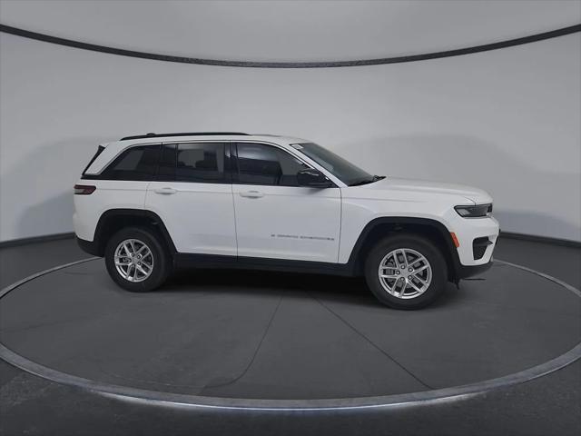 2026 Jeep Grand Cherokee GRAND CHEROKEE LAREDO X 4X4