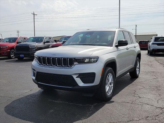 2026 Jeep Grand Cherokee GRAND CHEROKEE LAREDO X 4X4