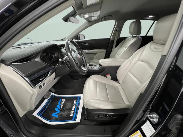 2023 Cadillac XT4 FWD Premium Luxury