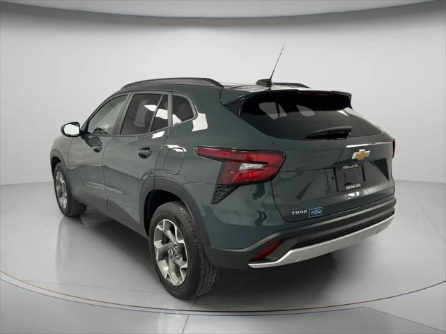 2025 Chevrolet Trax FWD LT