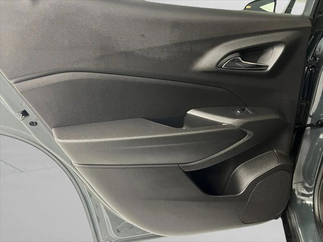 2025 Chevrolet Trax FWD LT