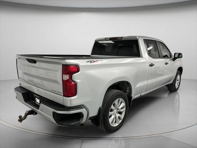 2022 Chevrolet Silverado 1500 4WD Crew Cab Standard Bed Custom