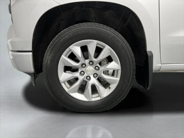 2022 Chevrolet Silverado 1500 4WD Crew Cab Standard Bed Custom