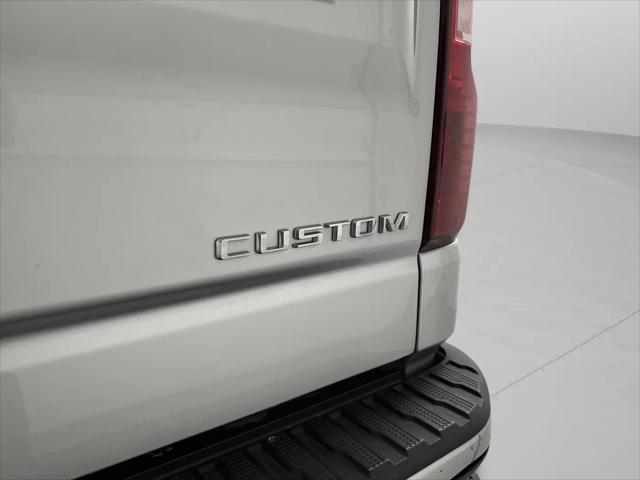 2022 Chevrolet Silverado 1500 4WD Crew Cab Standard Bed Custom