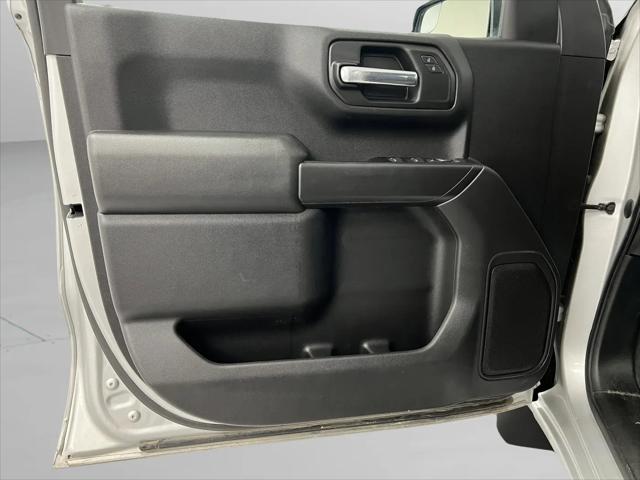 2022 Chevrolet Silverado 1500 4WD Crew Cab Standard Bed Custom