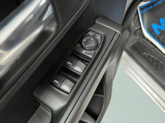 2022 Chevrolet Silverado 1500 4WD Crew Cab Standard Bed Custom