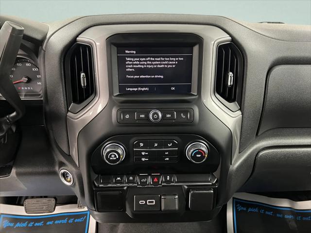 2022 Chevrolet Silverado 1500 4WD Crew Cab Standard Bed Custom