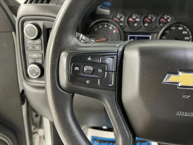 2022 Chevrolet Silverado 1500 4WD Crew Cab Standard Bed Custom
