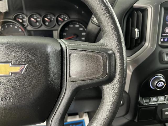 2022 Chevrolet Silverado 1500 4WD Crew Cab Standard Bed Custom