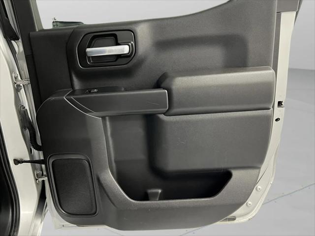 2022 Chevrolet Silverado 1500 4WD Crew Cab Standard Bed Custom