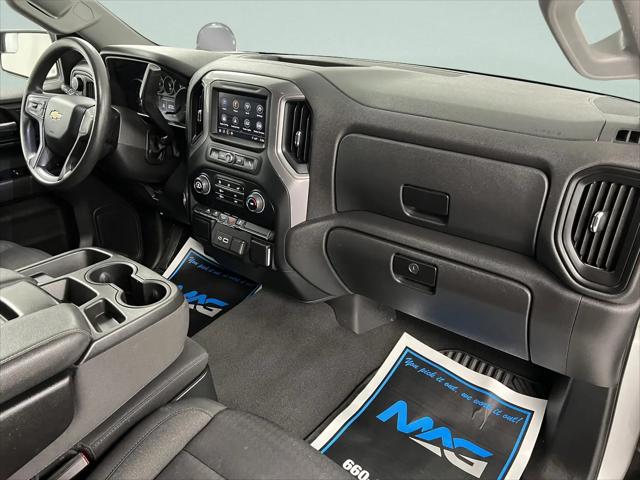 2022 Chevrolet Silverado 1500 4WD Crew Cab Standard Bed Custom