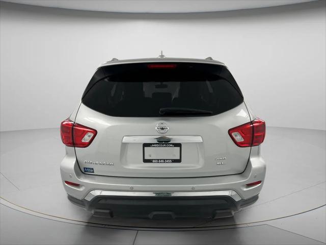 2019 Nissan Pathfinder SL
