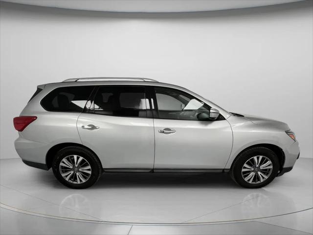2019 Nissan Pathfinder SL