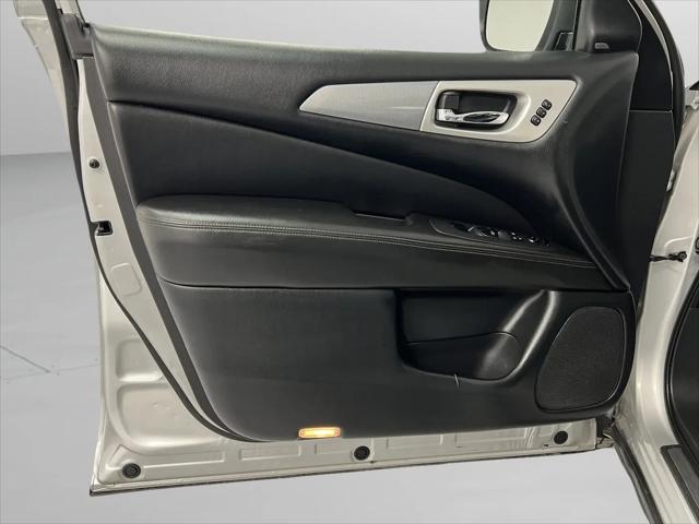 2019 Nissan Pathfinder SL