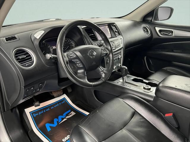 2019 Nissan Pathfinder SL