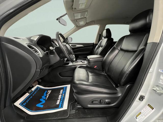 2019 Nissan Pathfinder SL