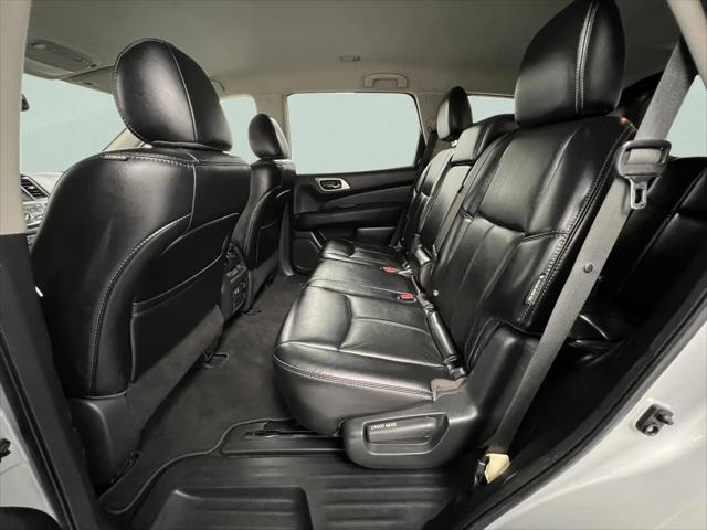 2019 Nissan Pathfinder SL