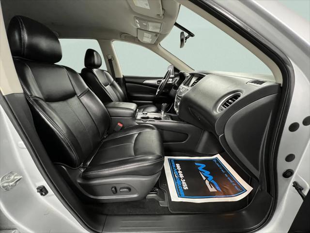 2019 Nissan Pathfinder SL