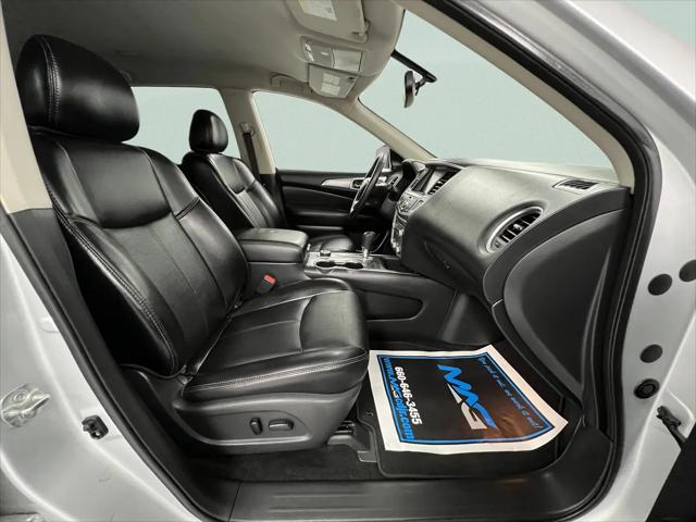 2019 Nissan Pathfinder SL