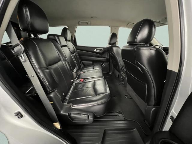 2019 Nissan Pathfinder SL