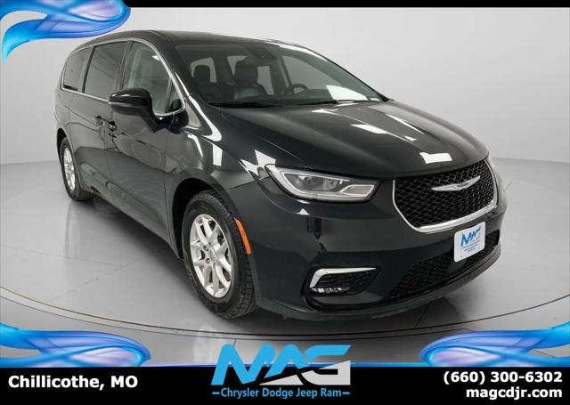 2023 Chrysler Pacifica Touring L for sale in Chillicothe, MO