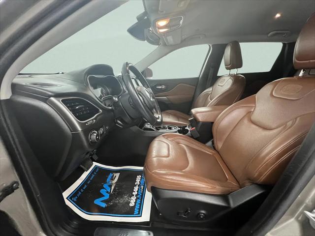 2019 Jeep Cherokee Overland FWD
