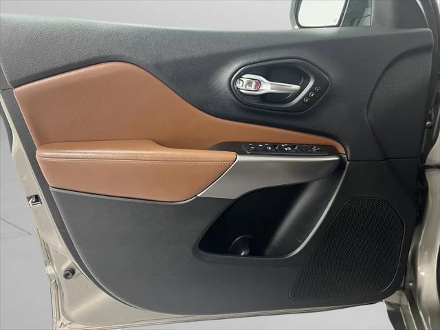 2019 Jeep Cherokee Overland FWD