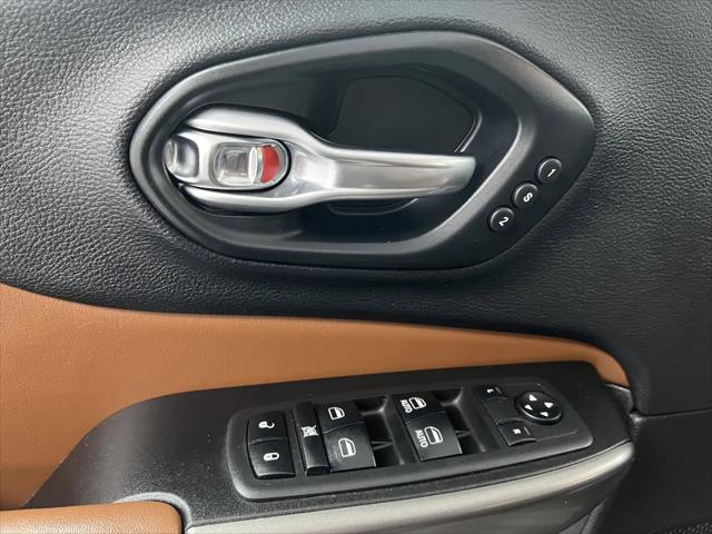2019 Jeep Cherokee Overland FWD