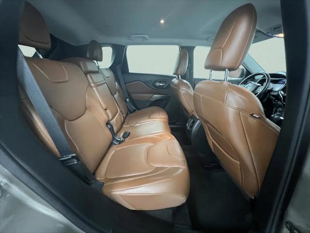 2019 Jeep Cherokee Overland FWD
