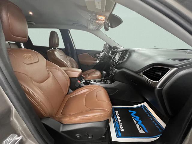 2019 Jeep Cherokee Overland FWD