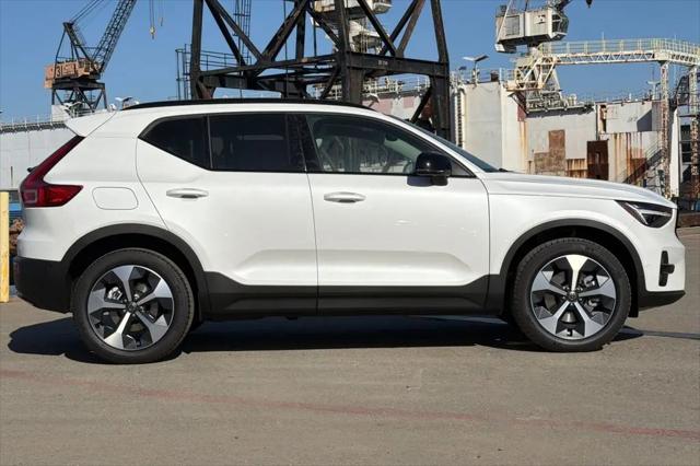 2026 Volvo XC40 Plus, B5 AWD Gas (mild hybrid), Dark
