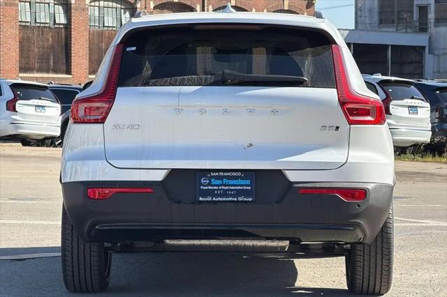 2026 Volvo XC40 Plus, B5 AWD Gas (mild hybrid), Dark