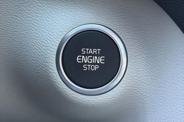 2026 Volvo XC40 Plus, B5 AWD Gas (mild hybrid), Dark