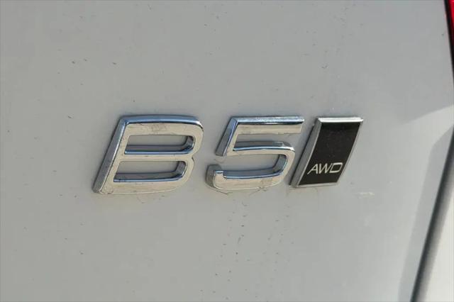 2026 Volvo XC40 Plus, B5 AWD Gas (mild hybrid), Dark
