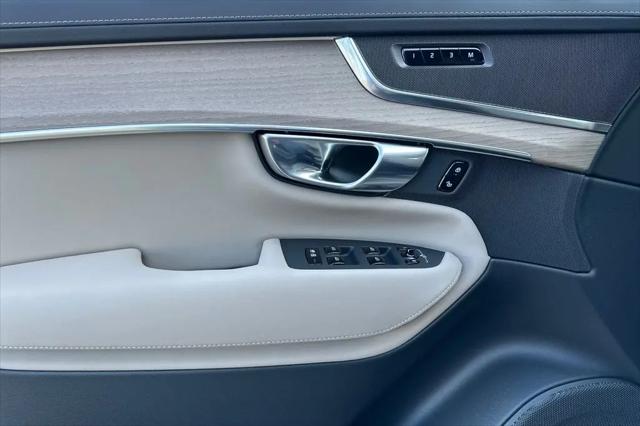 2026 Volvo XC90 Plus, B5 AWD Gas (mild hybrid), Gasoline, Bright, 7 Seats