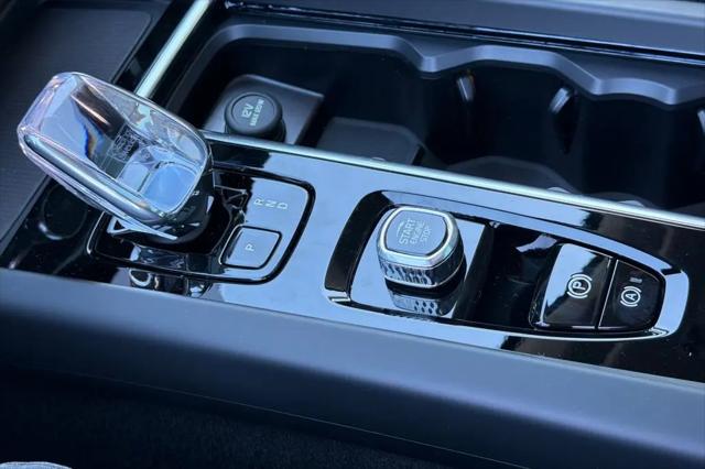 2026 Volvo XC60 B5 Core