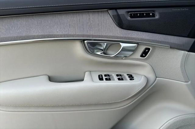 2026 Volvo XC90 Ultra Dark Theme, B6 AWD Gas (mild hybrid), Gasoline, 7 Seats