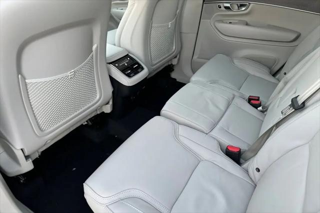 2026 Volvo XC90 Ultra Dark Theme, B6 AWD Gas (mild hybrid), Gasoline, 7 Seats