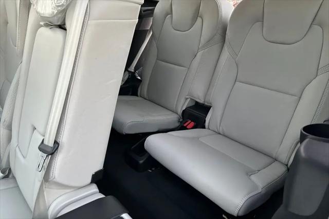 2026 Volvo XC90 Ultra Dark Theme, B6 AWD Gas (mild hybrid), Gasoline, 7 Seats