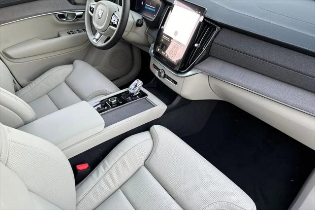2026 Volvo XC90 Ultra Dark Theme, B6 AWD Gas (mild hybrid), Gasoline, 7 Seats