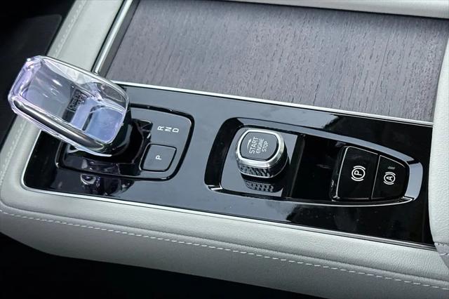 2026 Volvo XC90 Ultra Dark Theme, B6 AWD Gas (mild hybrid), Gasoline, 7 Seats