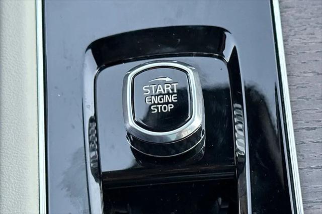 2026 Volvo XC90 Ultra Dark Theme, B6 AWD Gas (mild hybrid), Gasoline, 7 Seats