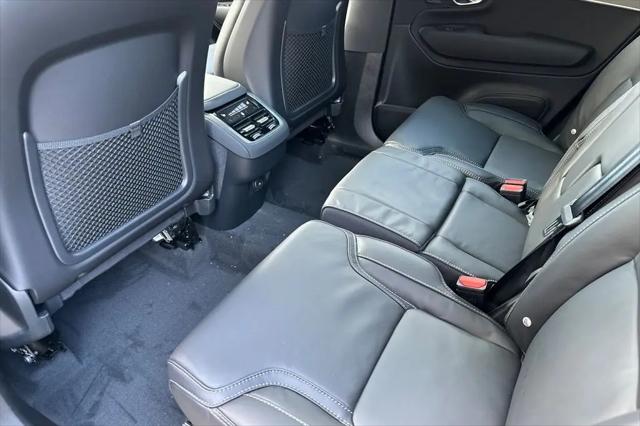 2026 Volvo XC90 Ultra Dark Theme, B6 AWD Gas (mild hybrid), Gasoline, 7 Seats