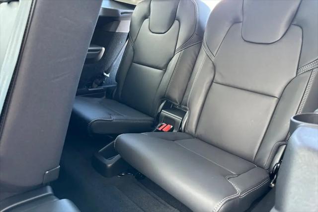 2026 Volvo XC90 Ultra Dark Theme, B6 AWD Gas (mild hybrid), Gasoline, 7 Seats