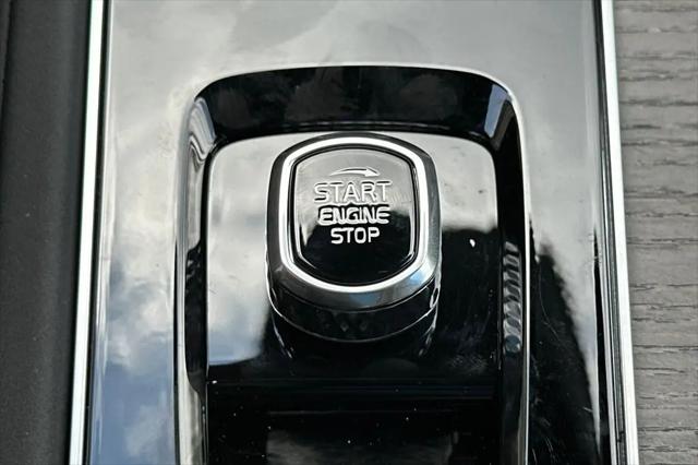 2026 Volvo XC90 Ultra Dark Theme, B6 AWD Gas (mild hybrid), Gasoline, 7 Seats