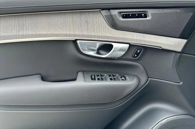 2026 Volvo XC90 Ultra, B6 AWD Gas (mild hybrid), Gasoline, Bright, 6 Seats