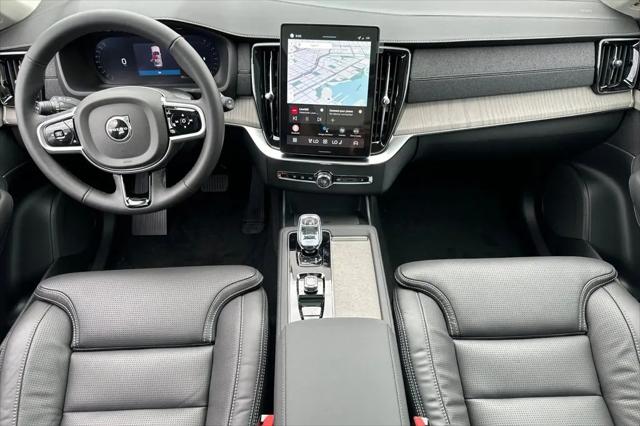 2026 Volvo XC90 Ultra, B6 AWD Gas (mild hybrid), Gasoline, Bright, 6 Seats