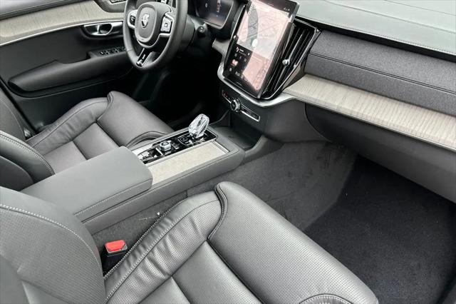 2026 Volvo XC90 Ultra, B6 AWD Gas (mild hybrid), Gasoline, Bright, 6 Seats