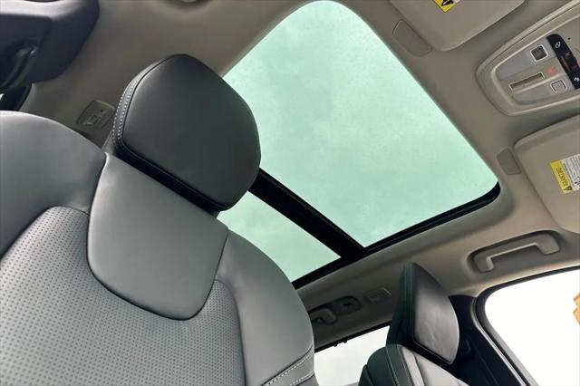 2026 Volvo XC90 Ultra, B6 AWD Gas (mild hybrid), Gasoline, Bright, 6 Seats