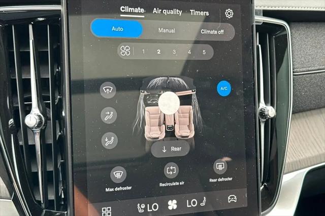 2026 Volvo XC90 Ultra, B6 AWD Gas (mild hybrid), Gasoline, Bright, 6 Seats